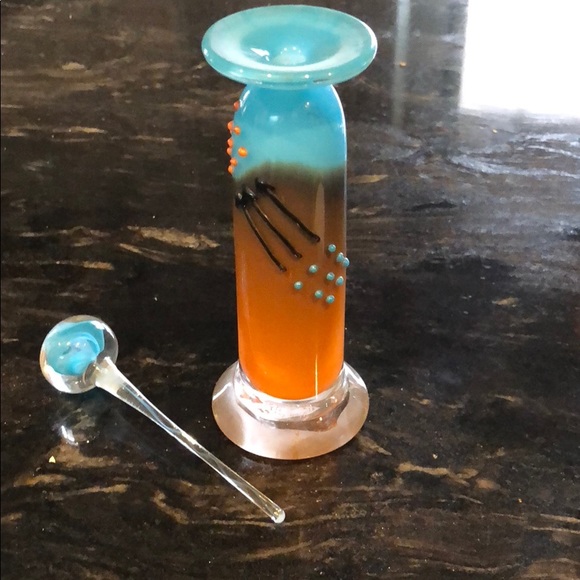 Vintage perfume glass bottle with stopper - Picture 2 of 4